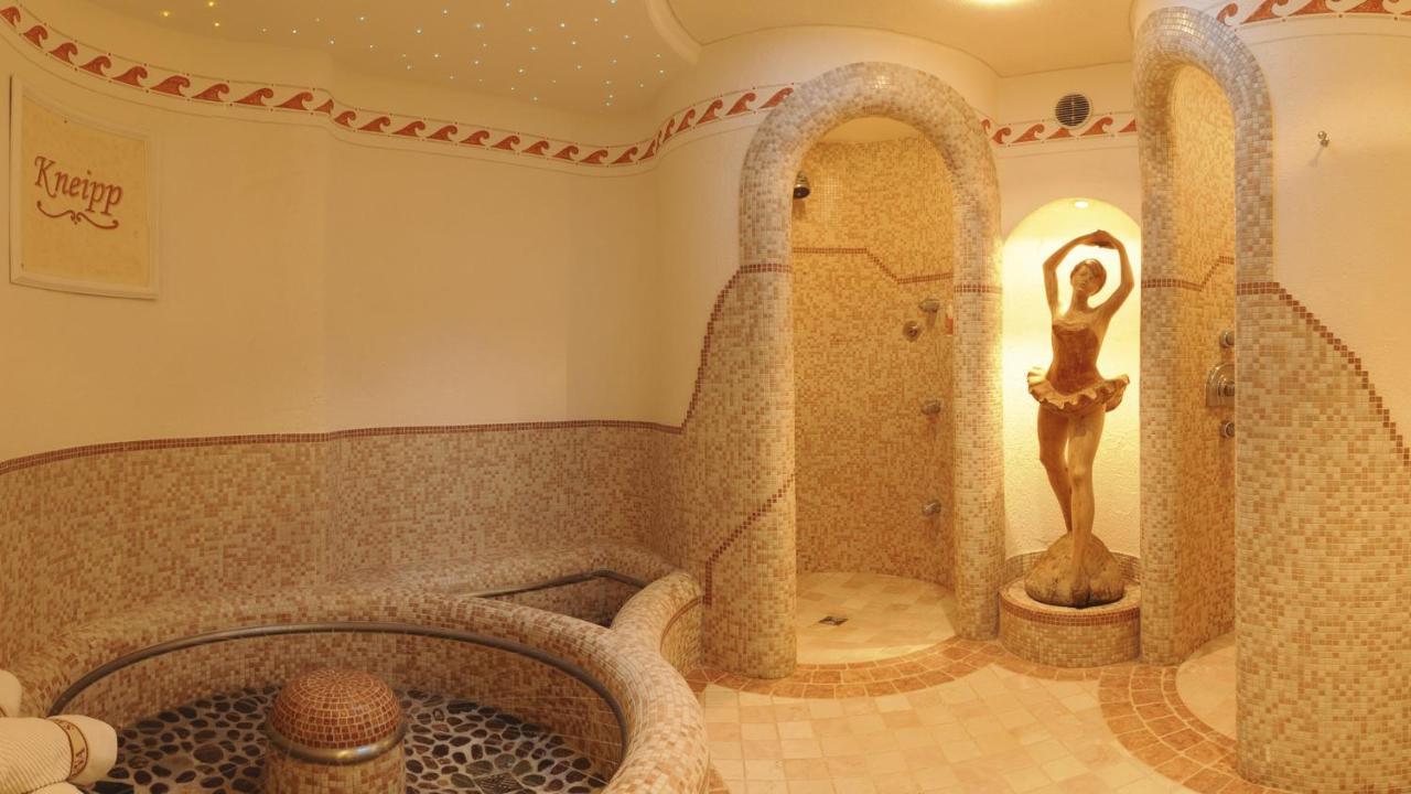 Garni Hotel Rosengarten B&B Сельва-ді-Валь-Гардена Екстер'єр фото