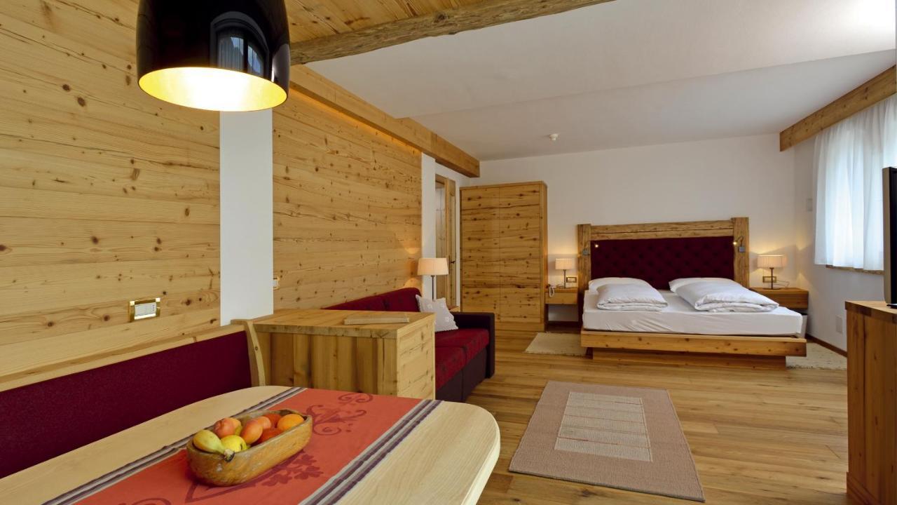 Garni Hotel Rosengarten B&B Сельва-ді-Валь-Гардена Екстер'єр фото