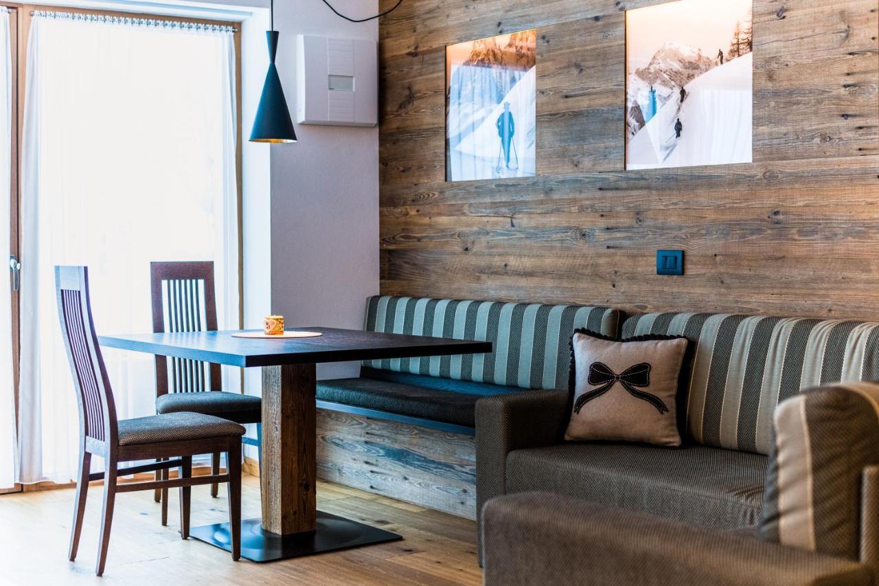 Garni Hotel Rosengarten B&B Сельва-ді-Валь-Гардена Екстер'єр фото