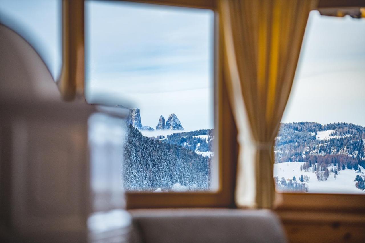 Garni Hotel Rosengarten B&B Сельва-ді-Валь-Гардена Екстер'єр фото