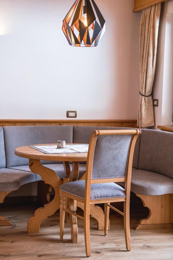 Garni Hotel Rosengarten B&B Сельва-ді-Валь-Гардена Екстер'єр фото