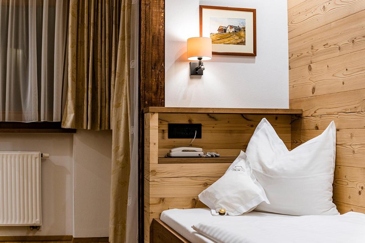 Garni Hotel Rosengarten B&B Сельва-ді-Валь-Гардена Екстер'єр фото