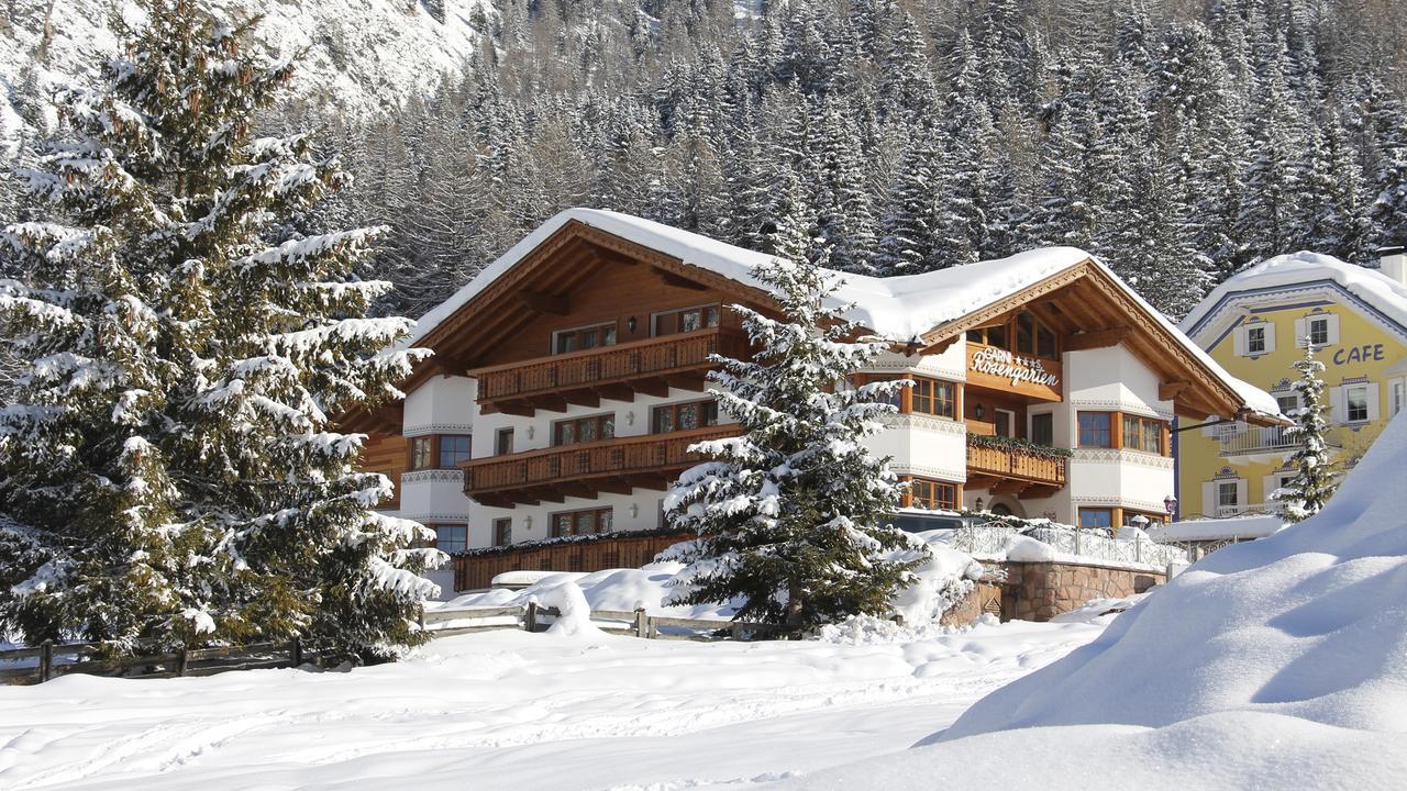 Garni Hotel Rosengarten B&B Сельва-ді-Валь-Гардена Екстер'єр фото