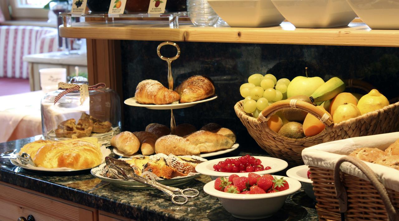 Garni Hotel Rosengarten B&B Сельва-ді-Валь-Гардена Екстер'єр фото